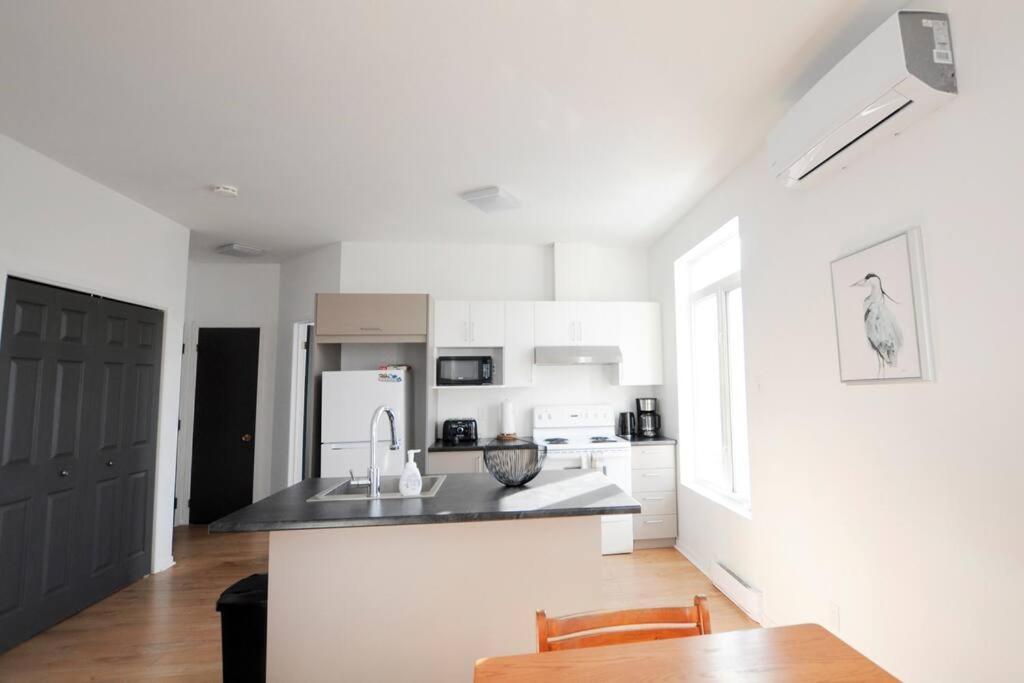 Le 1808 - Spacieux Avec Balcon - Nord De Quebec Appartement Buitenkant foto